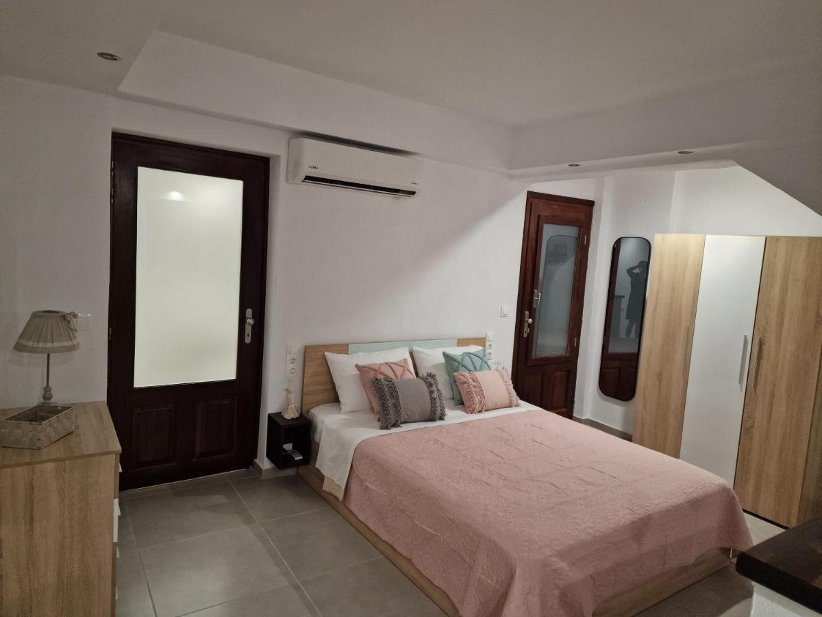 Το Στενάκι Apartment Скиатос Екстериор снимка