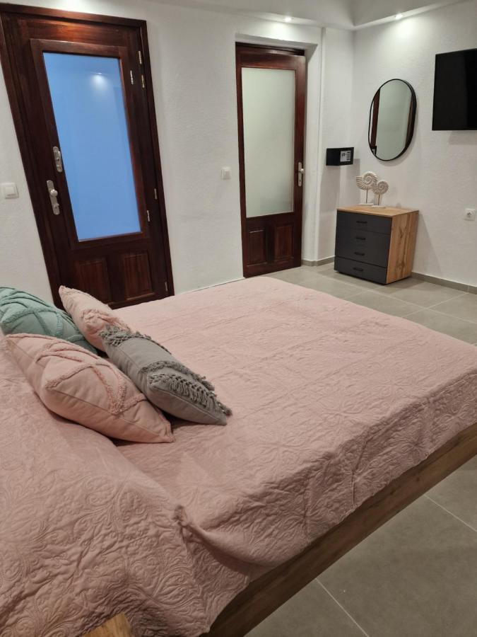 Το Στενάκι Apartment Скиатос Екстериор снимка