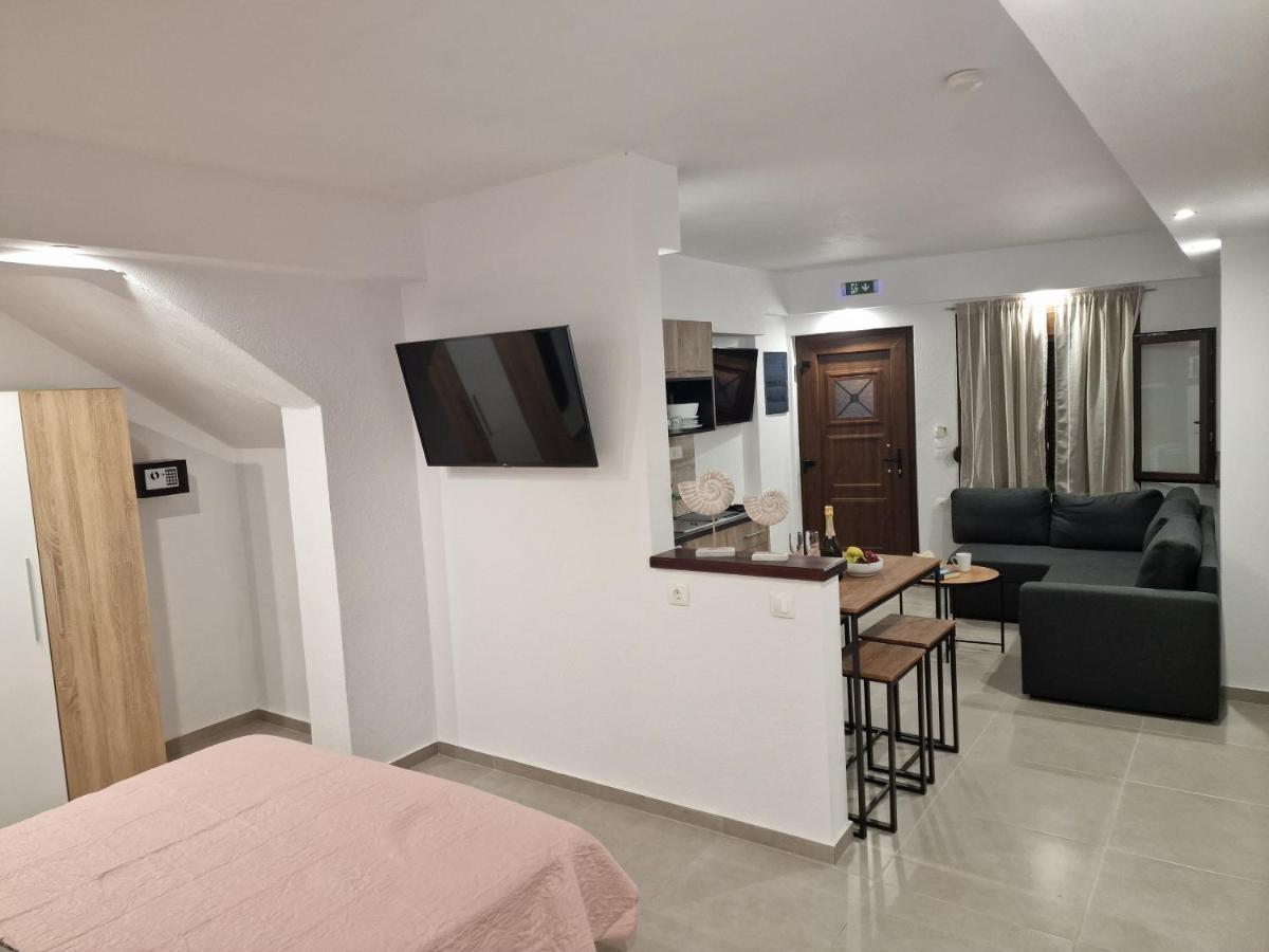 Το Στενάκι Apartment Скиатос Екстериор снимка